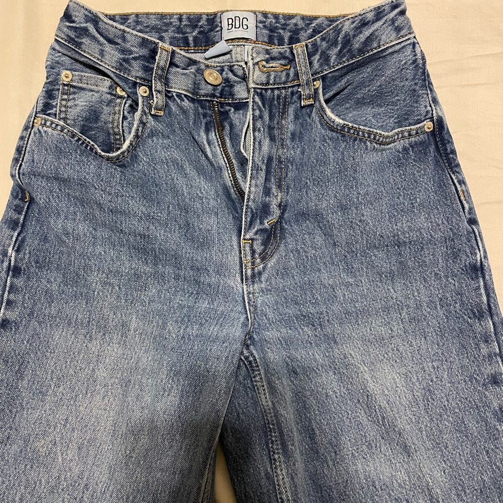 High waisted baggy jeans